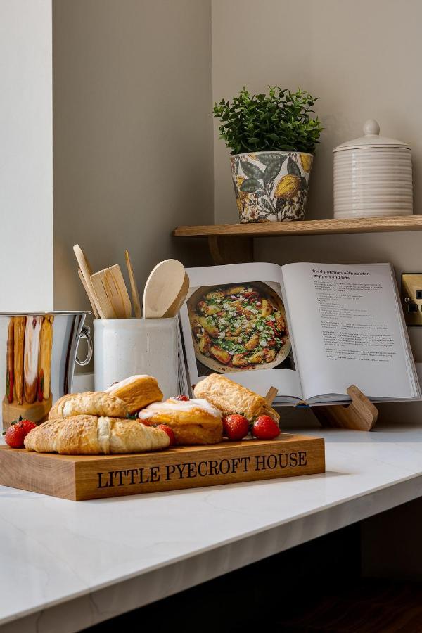 *New* Little Pyecroft House, Chester Luaran gambar