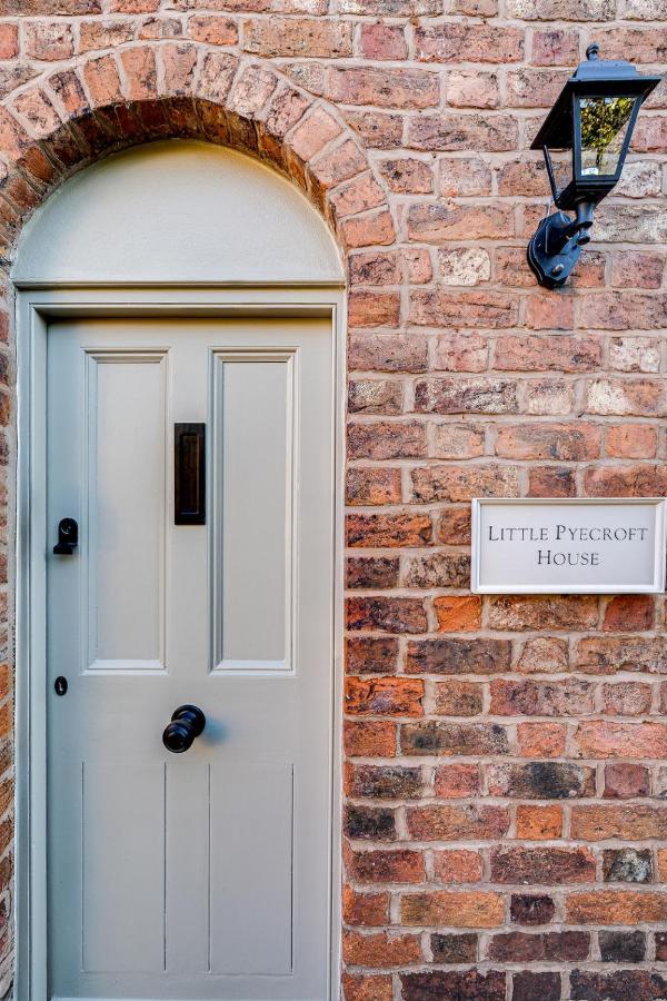 *New* Little Pyecroft House, Chester Luaran gambar