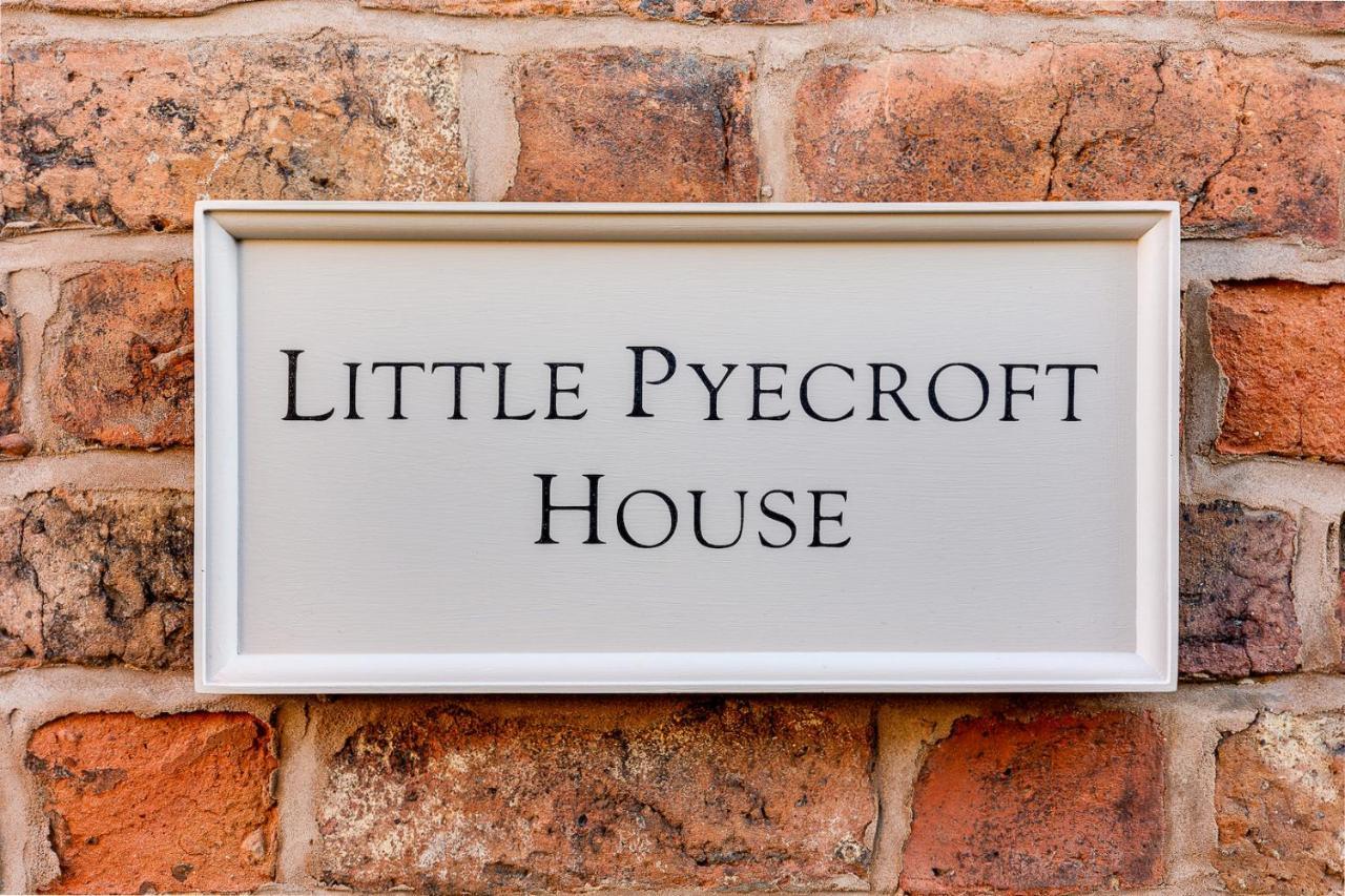 *New* Little Pyecroft House, Chester Luaran gambar