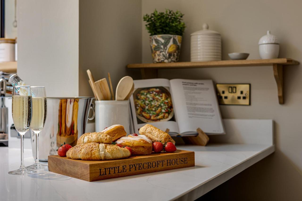 *New* Little Pyecroft House, Chester Luaran gambar