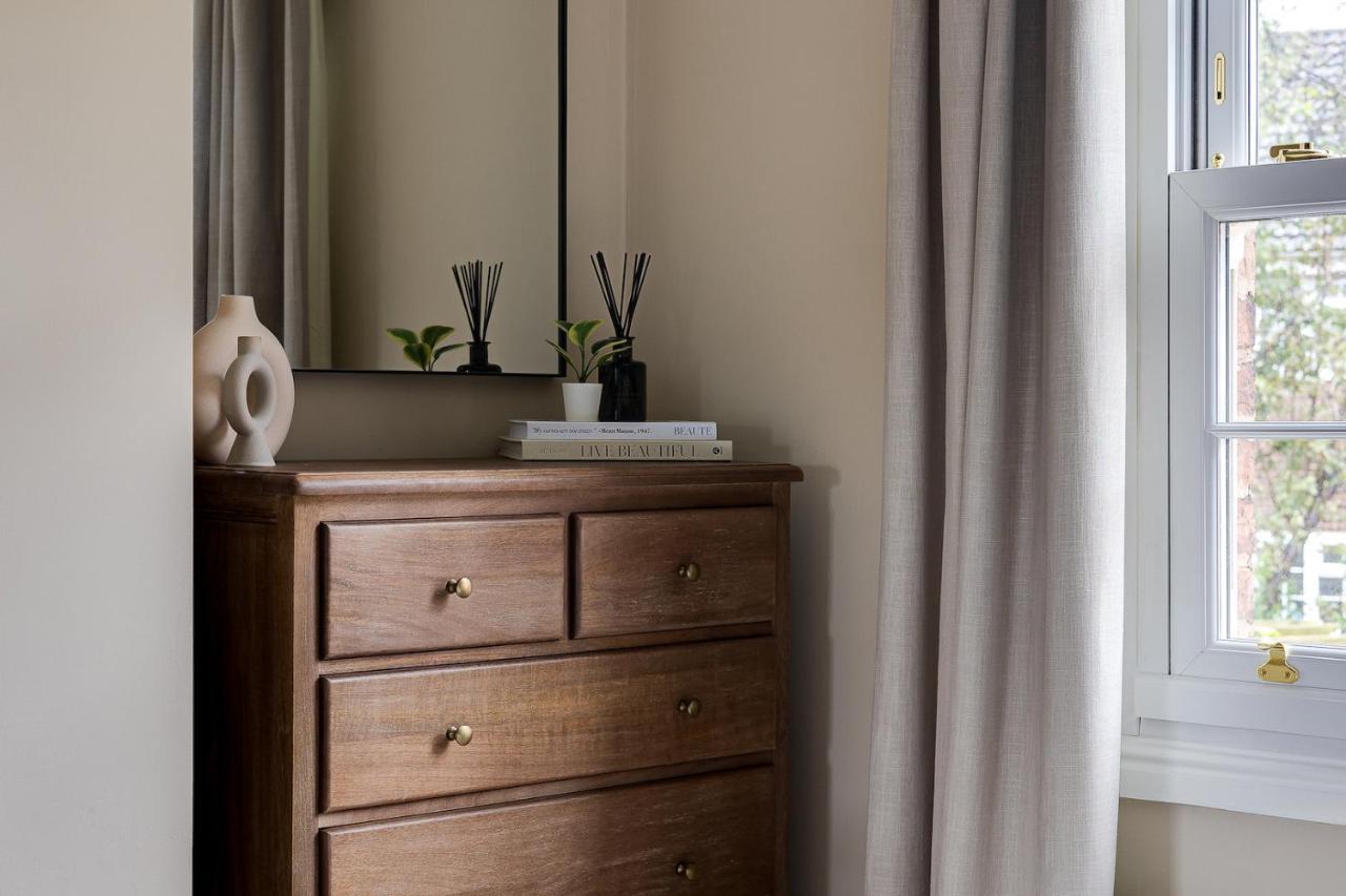*New* Little Pyecroft House, Chester Luaran gambar