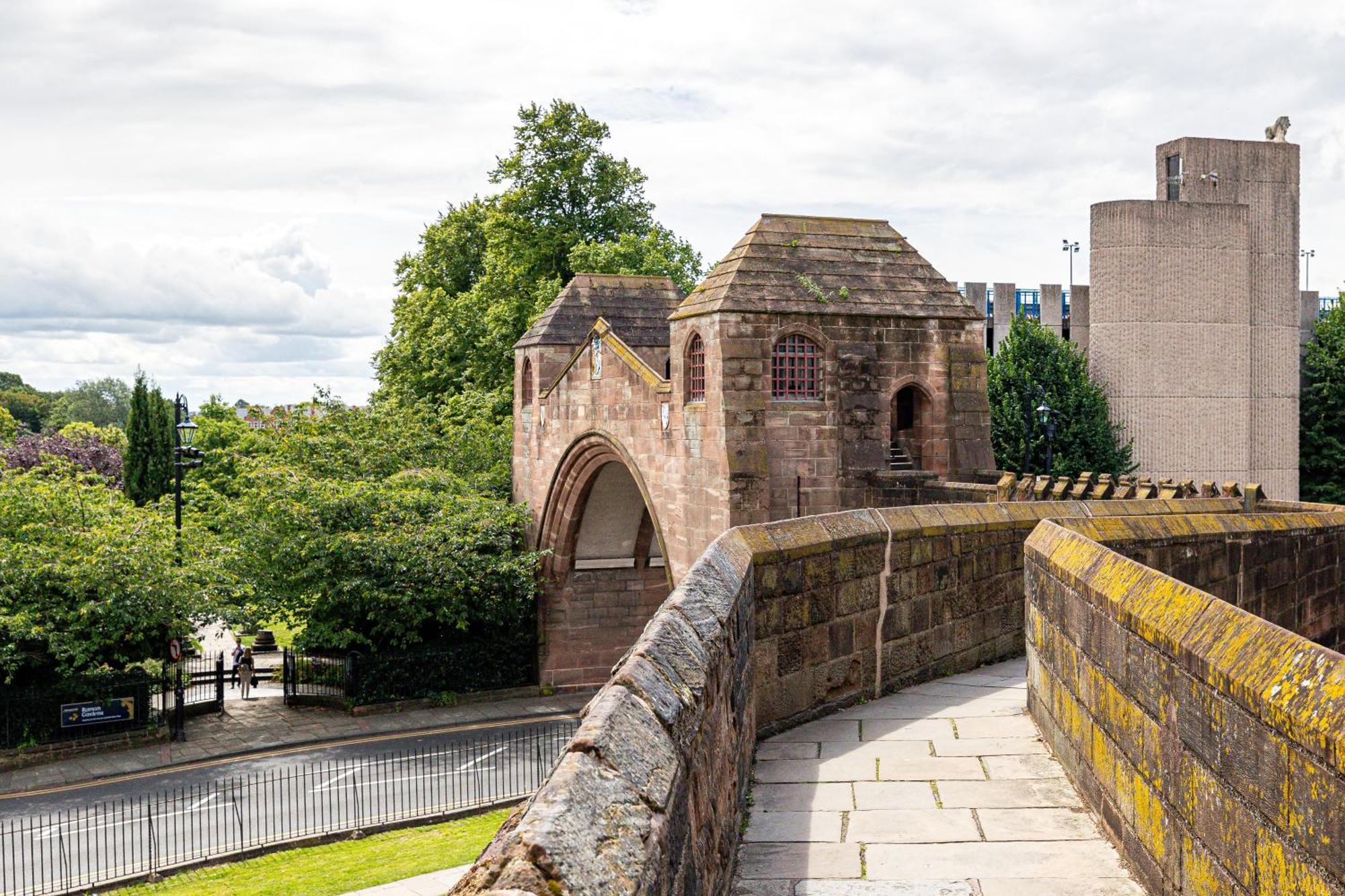 *New* Little Pyecroft House, Chester Luaran gambar