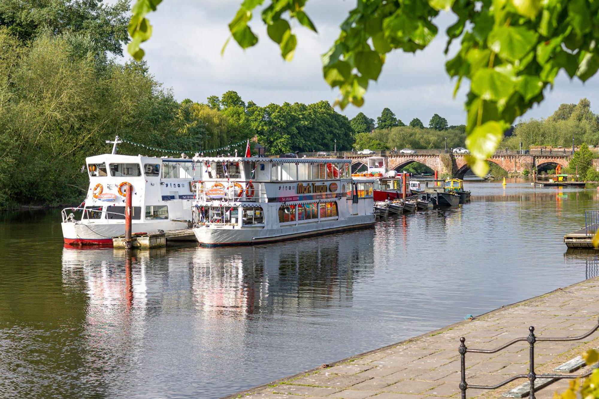 *New* Little Pyecroft House, Chester Luaran gambar